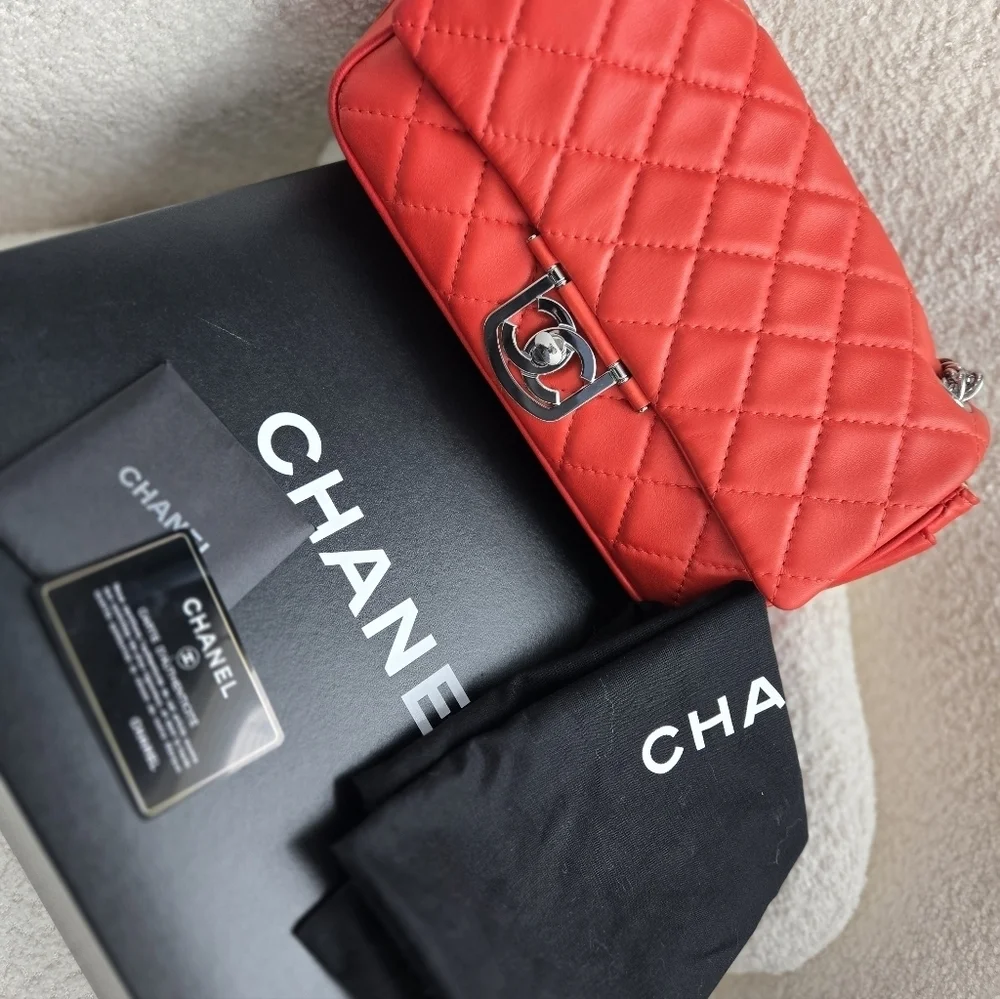 CHANEL Coral Quilted Lambskin Flap Shoulder Bag Medium